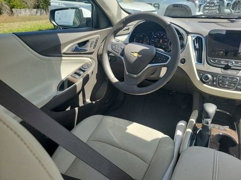 Used 2022 Chevrolet Malibu Premier image 22