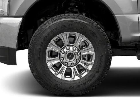 Used 2017 Ford F250 XLT w/ XLT Value Package AWD/4WD image 11