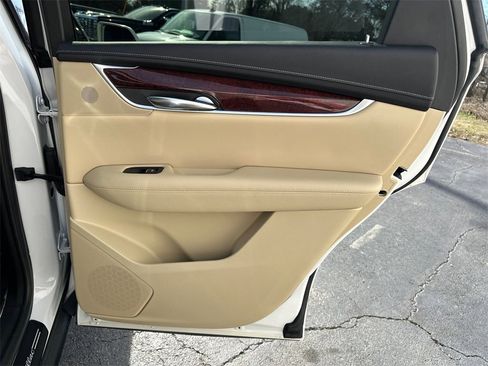 Used 2019 Cadillac XT5 Luxury image 16