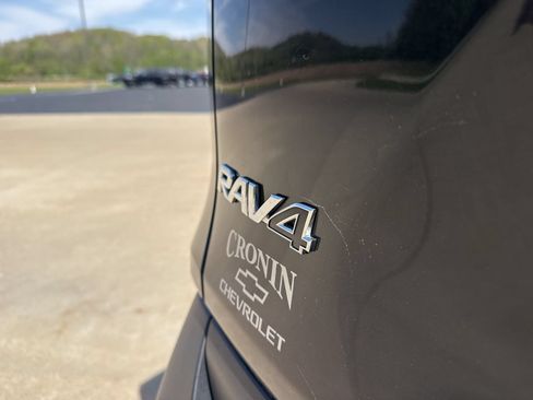 Used 2024 Toyota RAV4 XLE FWD image 8