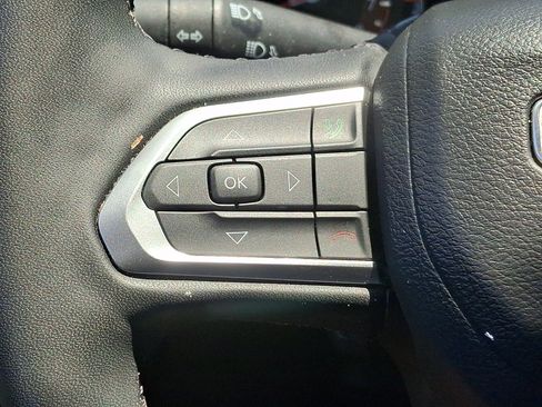 Certified 2025 Jeep Compass Limited AWD/4WD image 20