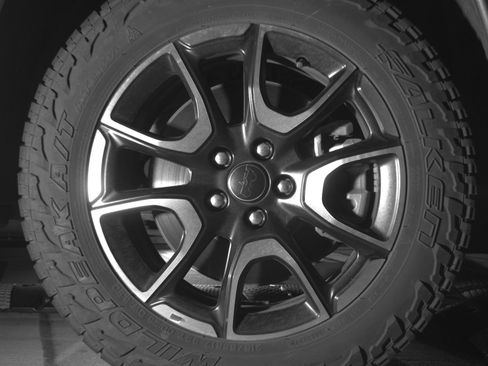 Used 2025 Jeep Compass Trailhawk AWD/4WD image 13