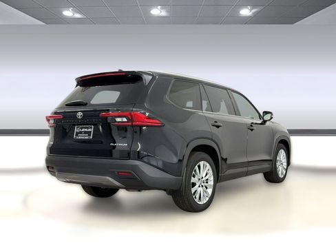 Used 2024 Toyota Grand Highlander Platinum image 9