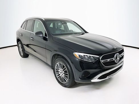 Used 2026 Mercedes-Benz GLC 300 image 1
