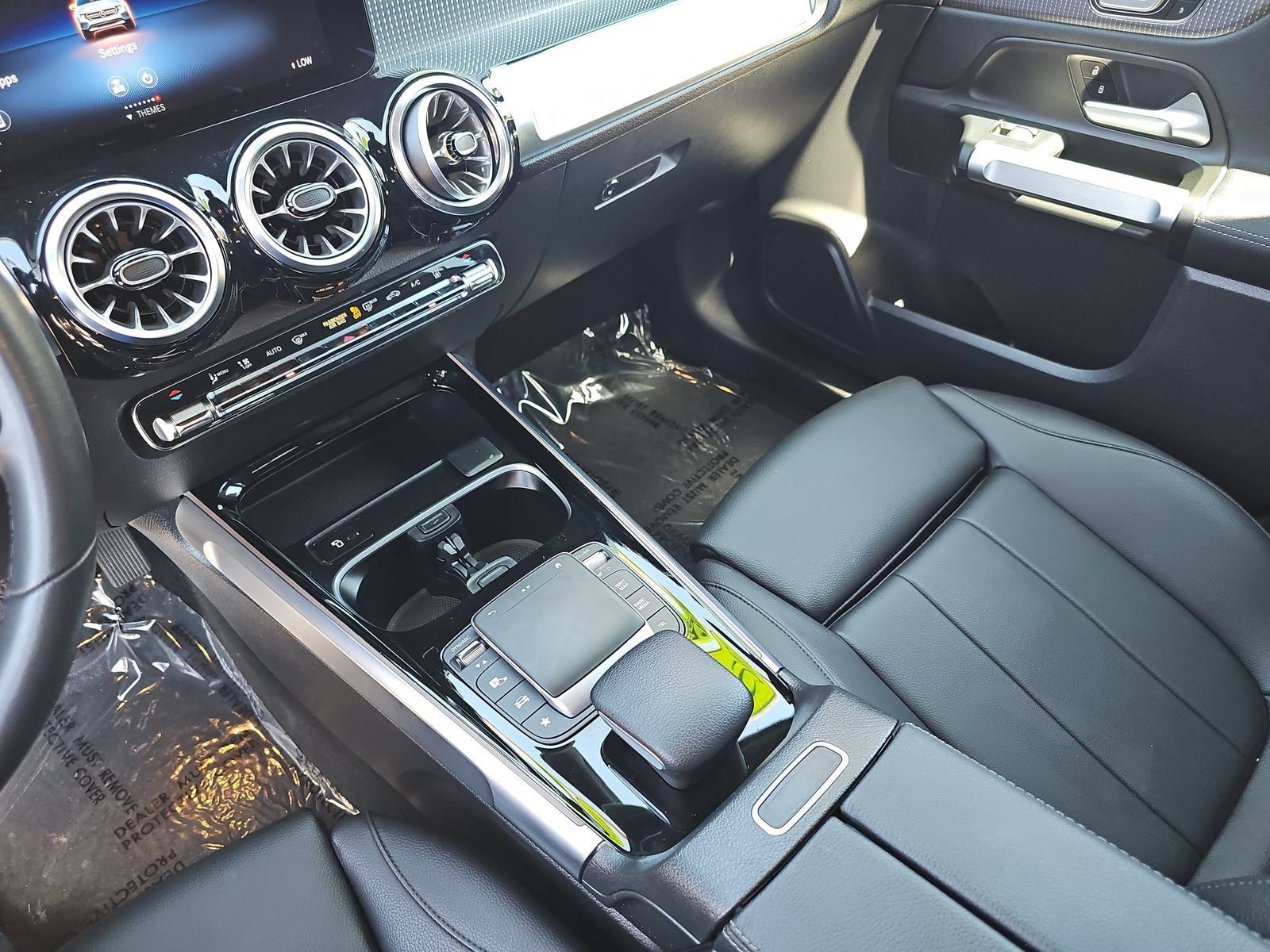 Used 2023 Mercedes-Benz EQB 300 4MATIC image 26