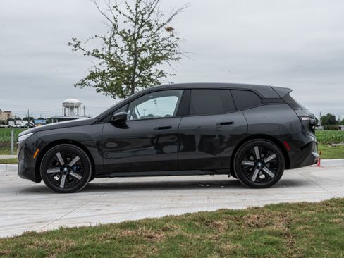 Used 2024 BMW iX xDrive50 w/ Sport Package AWD/4WD image 6