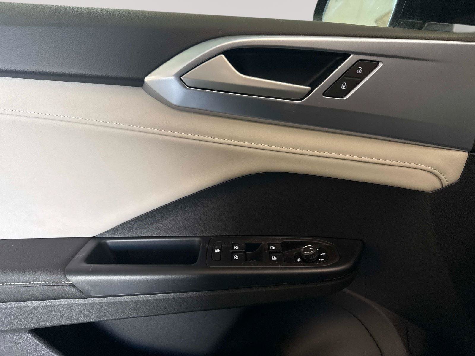 New 2026 Volkswagen Taos SE AWD/4WD image 20