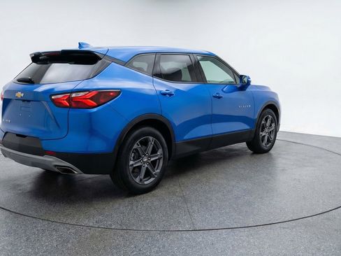 Used 2025 Chevrolet Blazer LT image 9