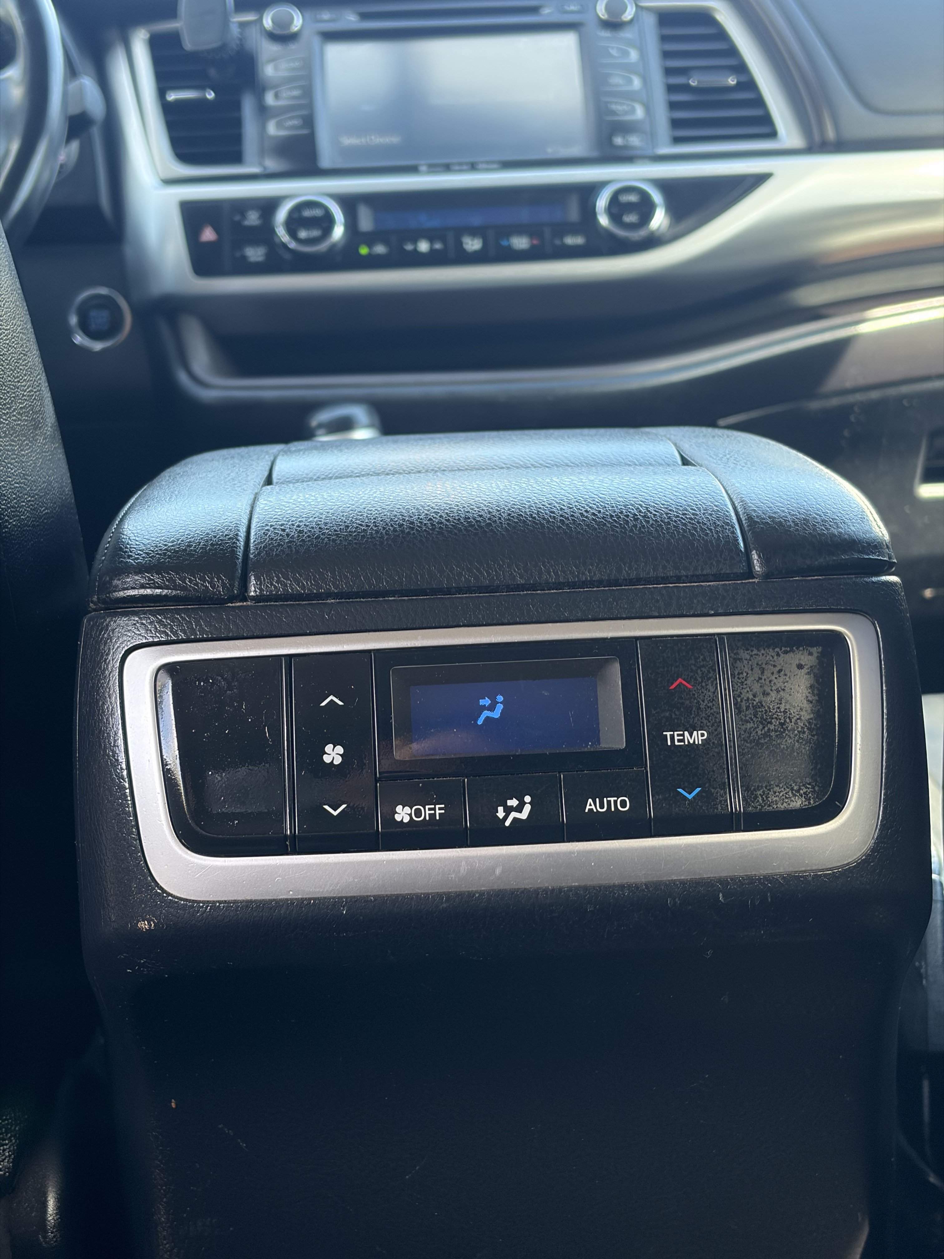 Used 2016 Toyota Highlander XLE w/ Protection Package #3 AWD/4WD image 3