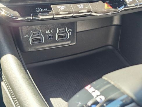 Certified 2023 Dodge Durango SXT Launch Edition AWD/4WD image 37