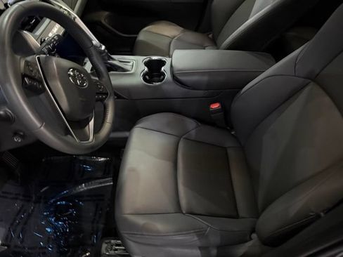 Used 2022 Toyota Venza XLE AWD/4WD image 23