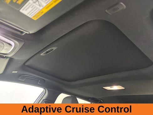 Used 2024 Toyota Corolla Cross AWD Hybrid w/ Moonroof Package image 10