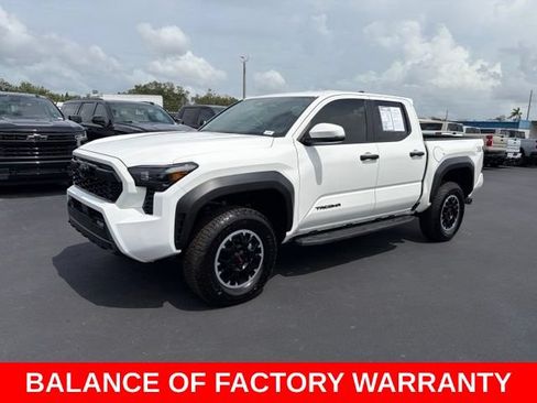 Used 2025 Toyota Tacoma TRD Off-Road w/ TRD Off Road Upgrade Package AWD/4WD image 3