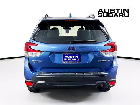 Used 2021 Subaru Forester Premium image 6