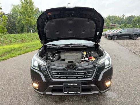 Used 2023 Subaru Forester Premium AWD/4WD image 3