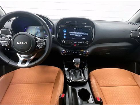 Used 2025 Kia Soul EX image 14