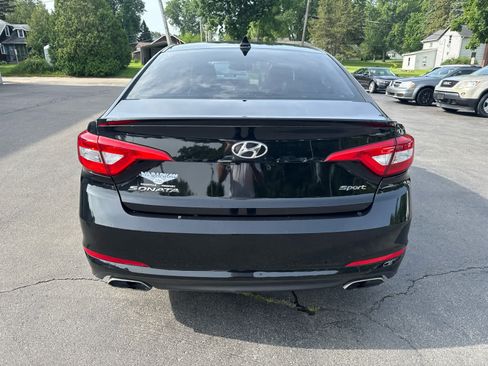 Used 2015 Hyundai Sonata Sport w/ Option Group 04 FWD image 4