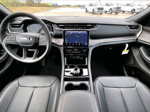 New 2025 Jeep Grand Cherokee Limited w/ Trailer Tow Package image 6