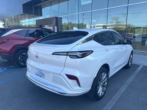 Used 2025 Buick Envista Avenir FWD image 3