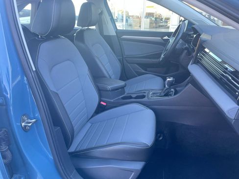 Used 2025 Volkswagen Jetta SE image 35