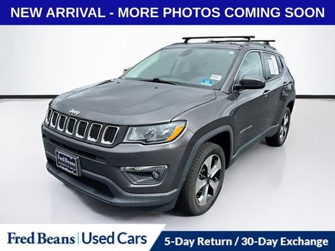 Used 2019 Jeep Compass Latitude w/ Popular Equipment Group AWD/4WD image 3