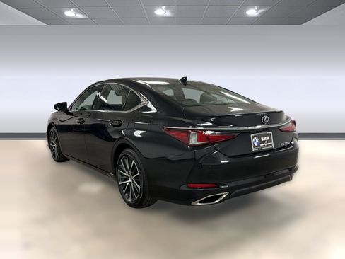 Used 2024 Lexus ES 350 w/ Premium Package FWD image 2