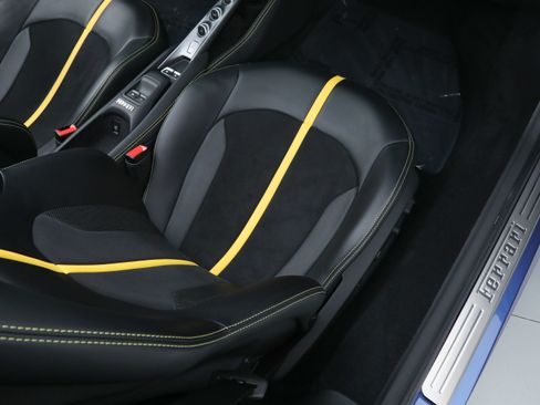 Certified 2023 Ferrari F8 Tributo RWD image 24