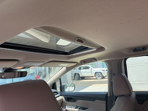 Used 2023 Honda Odyssey EX-L image 10