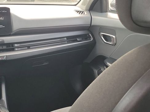 Used 2025 Kia K4 LXS image 23