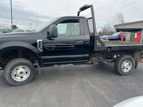 Used 2017 Ford F350 XL image 4