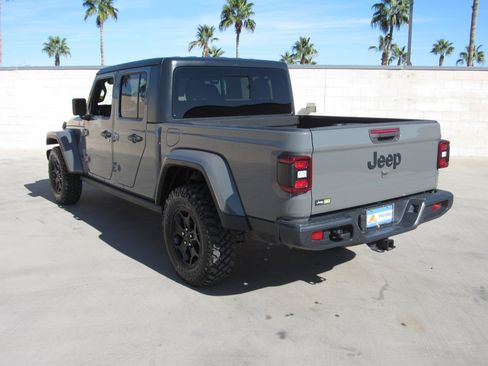 Used 2021 Jeep Gladiator Willys image 6