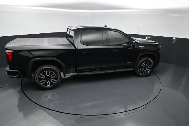 Used 2024 GMC Sierra 1500 AT4 w/ Technology Package AWD/4WD image 28