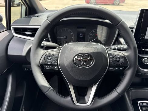 Used 2025 Toyota Corolla SE FWD image 13