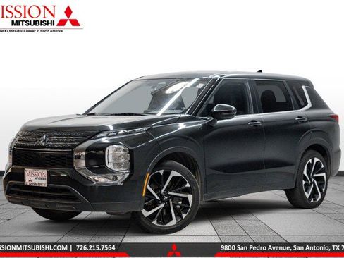 Used 2022 Mitsubishi Outlander ES image 1