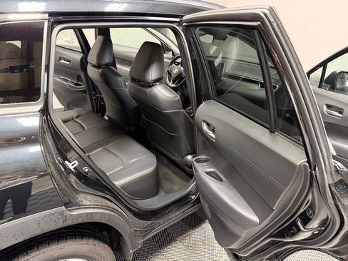 Used 2024 Toyota Corolla Cross XLE image 20
