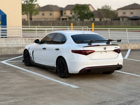 Used 2017 Alfa Romeo Giulia RWD image 6