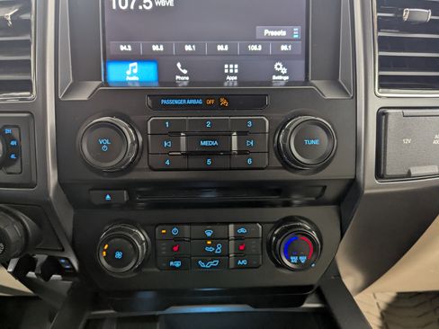 Used 2016 Ford F150 Lariat w/ Equipment Group 501A Mid image 22