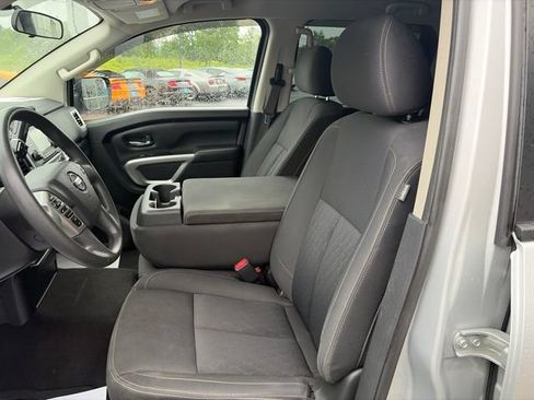 Used 2017 Nissan Titan 4x4 Crew Cab image 9