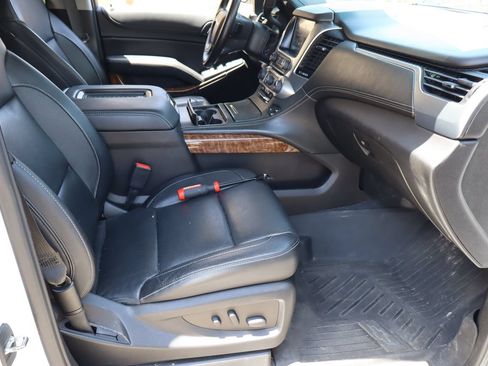 Used 2019 Chevrolet Suburban Premier AWD/4WD image 18