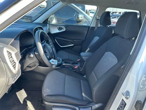 Used 2024 Kia Soul LX w/ Option Group 015 image 13