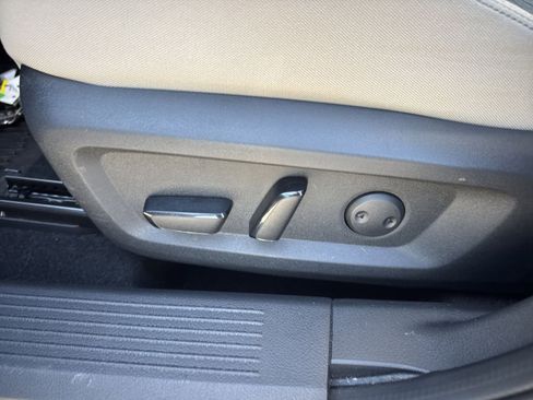 Used 2021 Nissan Rogue SV image 18