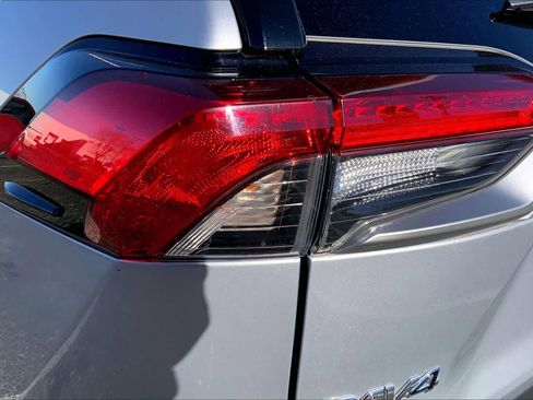 Used 2021 Toyota RAV4 Limited image 24