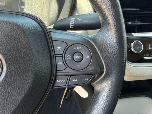 Used 2024 Toyota Corolla LE FWD image 19
