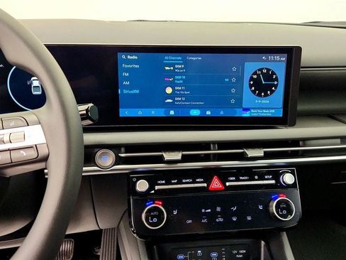 Used 2025 Hyundai Santa Cruz SEL FWD image 18