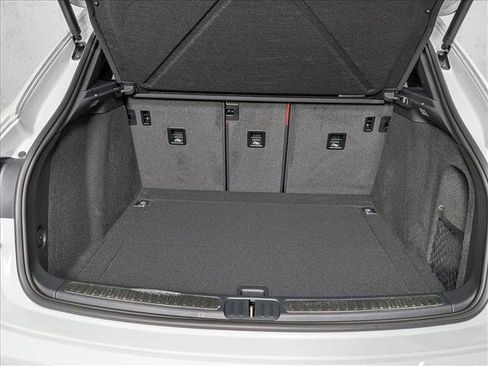 New 2026 Porsche Macan image 22