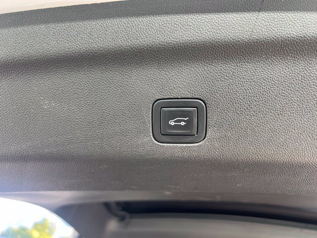 Used 2021 GMC Yukon XL Denali w/ Denali Ultimate Package AWD/4WD image 31