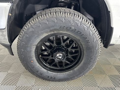 Used 2022 RAM 2500 Big Horn AWD/4WD image 30
