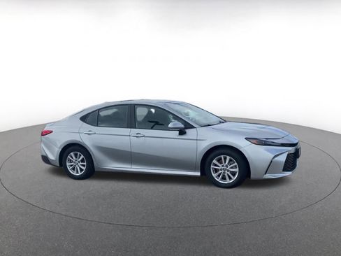 Used 2025 Toyota Camry LE image 2