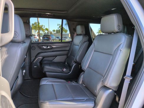 Used 2021 GMC Yukon Denali w/ LPO, Illumination Package image 30