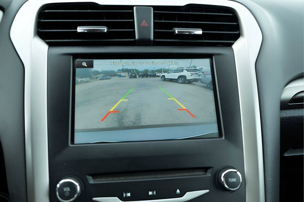 Used 2014 Ford Fusion SE w/ Equipment Group 202A FWD image 24